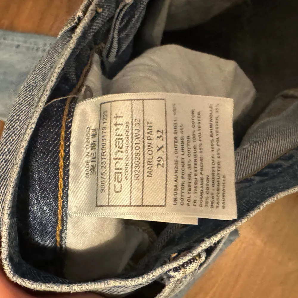 Carhartt marlowpant blue denim, used a couple times so close to new and no signs of weat  W29 L32. Jeans & Byxor.