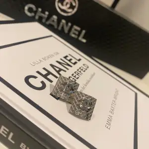 Jätte fina Chanel örhängen. Nya! 