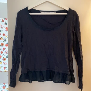 Blus  - Top marinblå färg,stl m