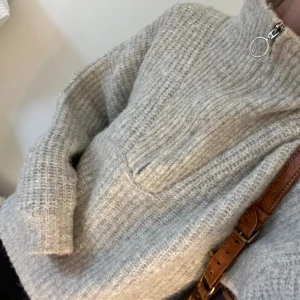 Stickad tröja - Knappt använd, från Carin Wester. Strl s, jag är 177🙌🏼