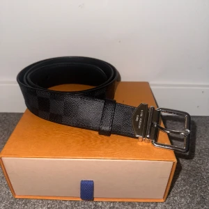 Louis Vuitton M9708 Bälte - Storlek 95cm Skick 8/10 Bud 2200 Bin 2800