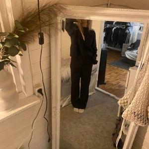 lågmidjade kostymbyxor - lågmidjade kostymbyxor i strl. 36