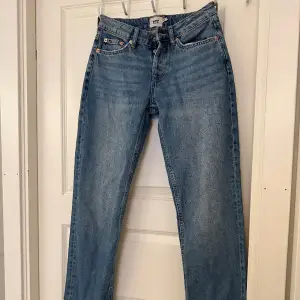 Säljer ett par oanvända Icon Jeans från Lager157 eftersom att de är för stora för mig. Dock är lappen borttagen. Köpt för 400 kr. Säljer även ett par i svart.