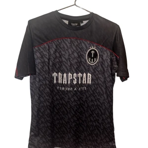 Trapstar T-shirt  - Oanvänd som ny 
