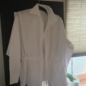 Skjorta  - Helt ny skjorta, aldrig använd 