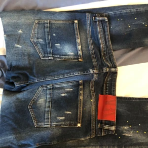 Jeans  - Hej, jag säljer mina jeans som är helt nya. Köpte dem från ZARA men tyckte inte om den 