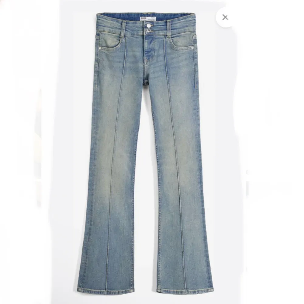 Säljer mina superfina jeans från bershka❣️pris kan diskuteras . Jeans & Byxor.