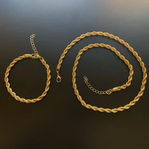 Nya Cordell halsband och armbands . - Nya Cordell halsband och armbands . Halsband längd är 56 cm och 4 mm bred .  Armband längd är 21 cm och 4mm bred.