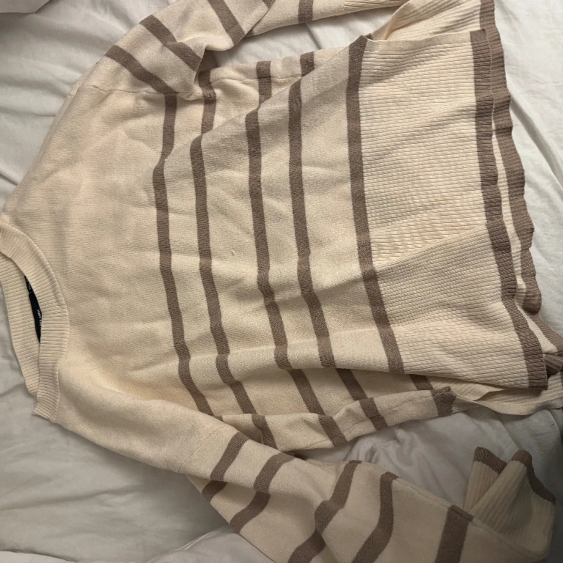 Fina oanvända tröjor