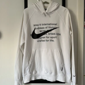 Nike hoodie  - Nice hoddie i bra skick! Köparen står för frakten!