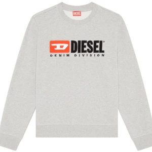 Diesel tröja  - Säljer då den inte kommer till användning, skriv vid frågor eller egna bilder💕nypris: ca 1400. Pris kan diskuteras vid snabb affär!!