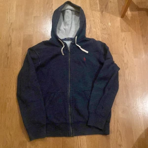 Ralph Lauren zip - Bra skick  Skriv för frågor 
