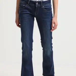 Säljer mina G-star jeans som jag använt fåtal gånger, jätte fina som nya, köpta för 1465