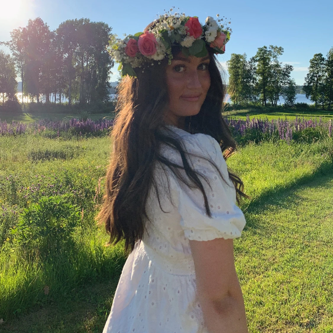 Vit broderad långklänning 