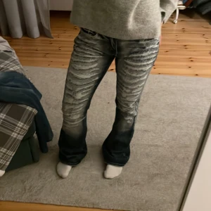 Jaded London jeans  - Jätte fina jeans som är slutsålda! W26 säljer pga att dem var lite stora😉☺️ jätte populära och trendiga! Hör av er innan köp!  Dem är helt nya aldrig använda fick precis hem dem