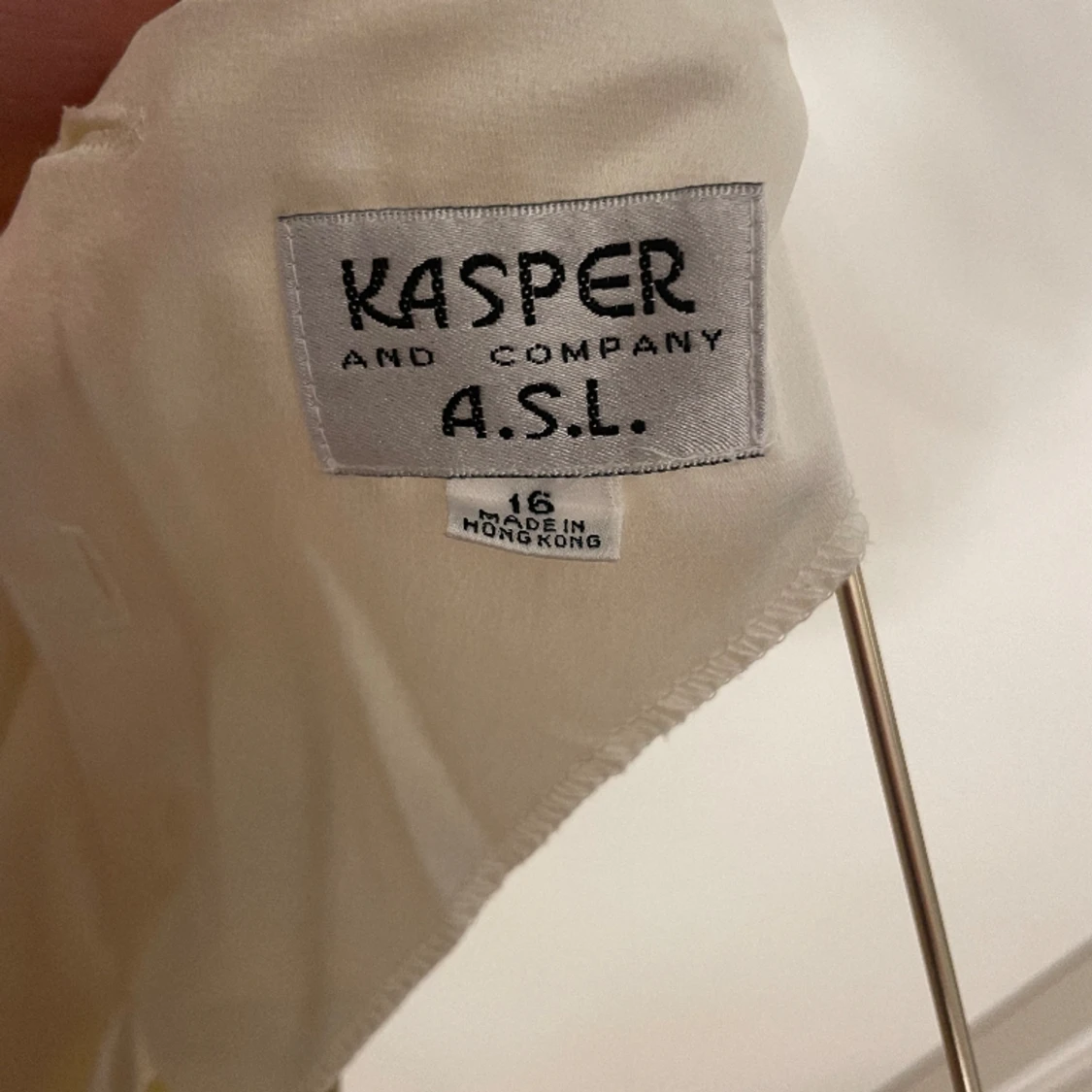 Fin, glansig blus - 90