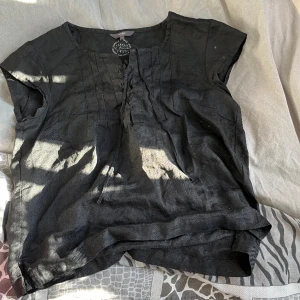 Sommar topp - Blus med knyte, lite skrynklig på bilden då den inte andvänds på ett tag💕