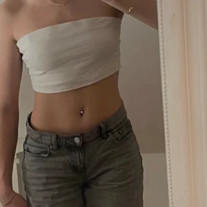 Tube topp, Lager157 - Säljer denna vita tub topp då jag har för många vita tub toppar 😋💓🌟 Storleken är xs/s