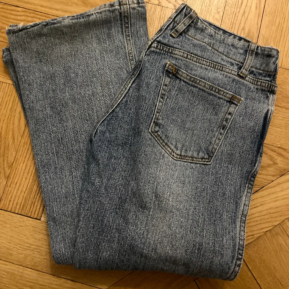 Säljer denna ass snygga lågmidjade jeans från brandy. . Jeans & Byxor.