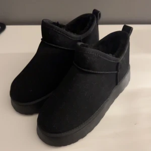 Uggs - Aldrig använda så jätte bra skick😌kommer ej ihåg vart jag beställde💕