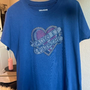 Zadig Voltaire tröja - Säljer denna jätte fin Zadig Voltaire tröja💗 Använd 1  men som ny och alla pärlor sitter kvar