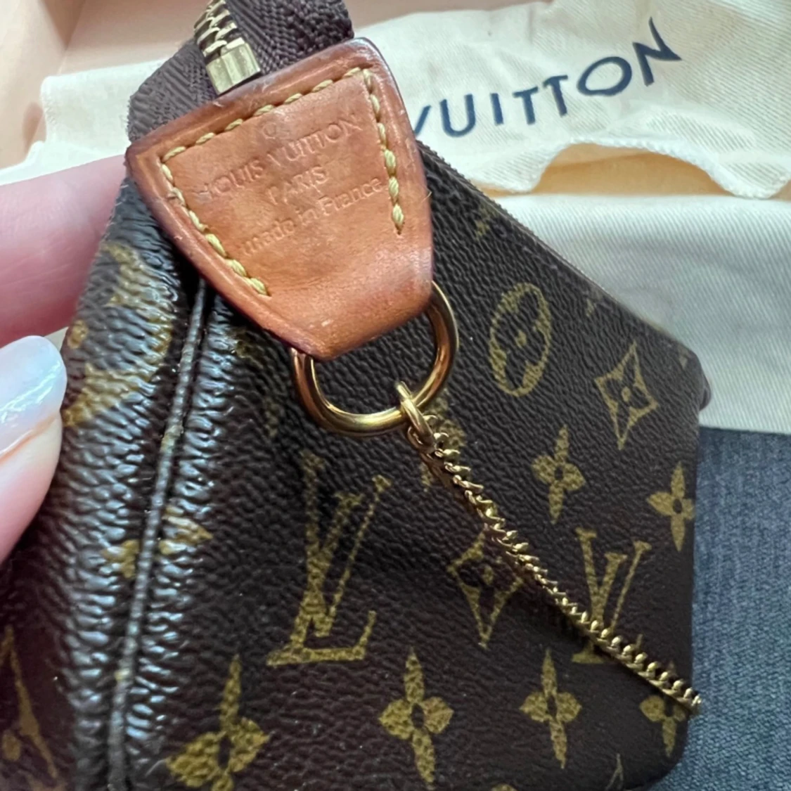 Louis Vuitton väska  - 90