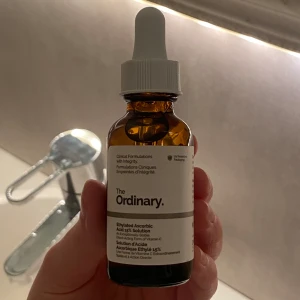 The Ordinary - Aldrig använd❗️ Säljer The Ordinary Vitamin C Ethylated Ascorbic Acid 15% Solution, som är ett ansiktsserum på hela 30 ml