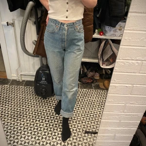Levi’s vintage jeans - Levi’s jeans köpta second hand i NY. Storlek 29/32. Säg till om mått önskas! 