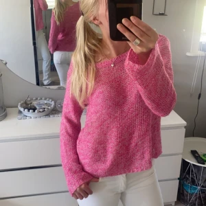 Stickad tröja Vero Moda - Superfin rosa färg🩷 Skriker sommar om denna fina stickade tröja🌸🥰