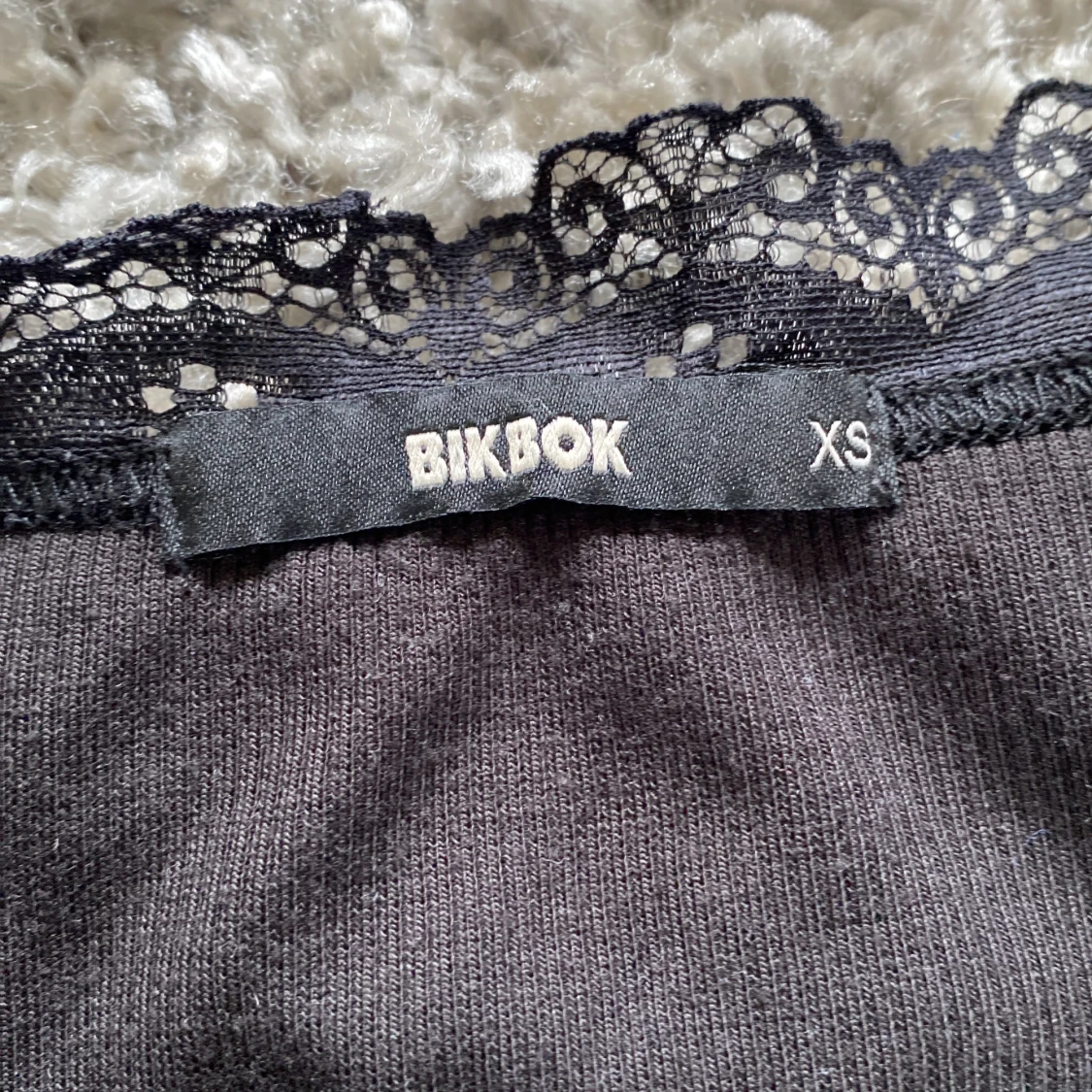 En svart fin tröja från Bikbok🖤 - 91