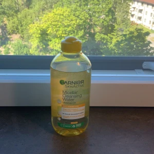 Garnier sminkborttagning - Garnier Sminkborttagning. Tar bort smink och vattentäta produkter. Du får ”glowigare” hud. Ej använd. Vegan. Pris kan diskuteras. Skriv vid intresse. ❤️   