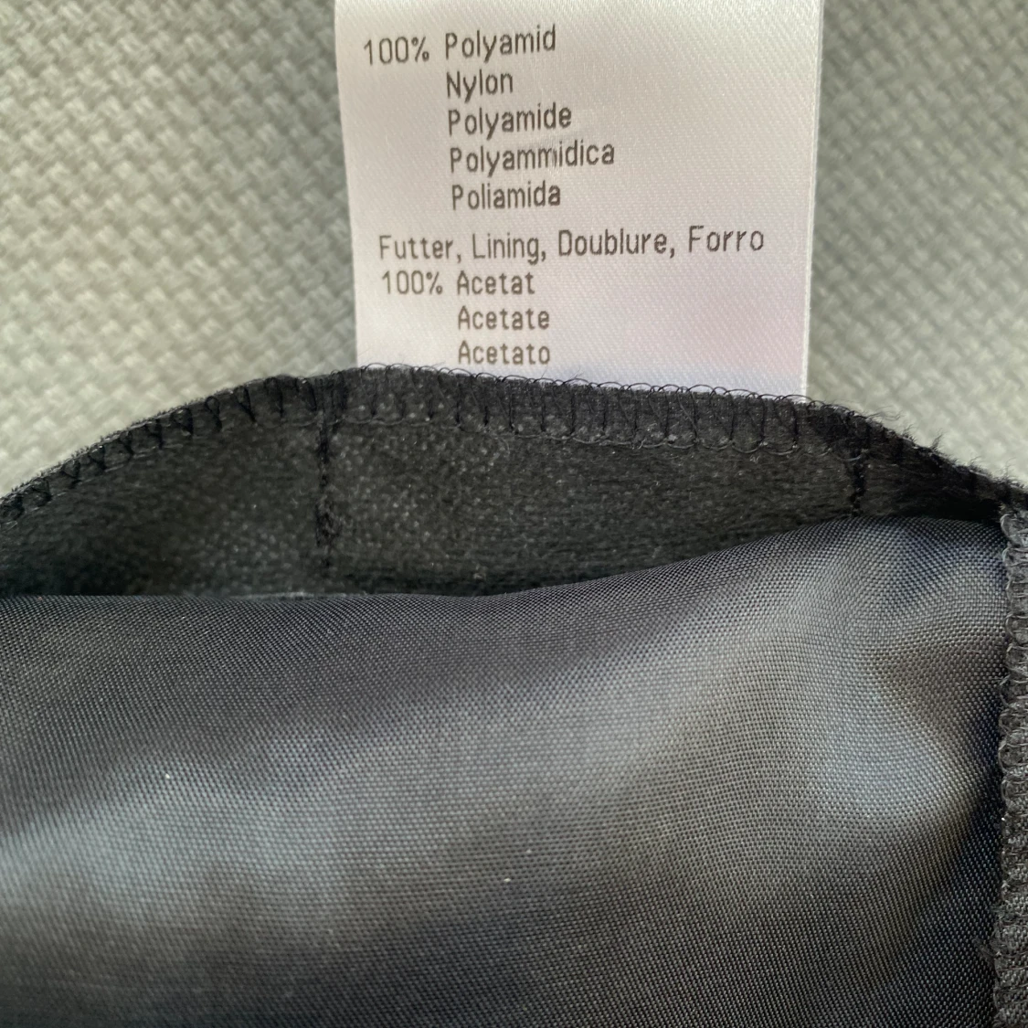 Svart långkjol med spets i strl 44 från Vera Mon - 93