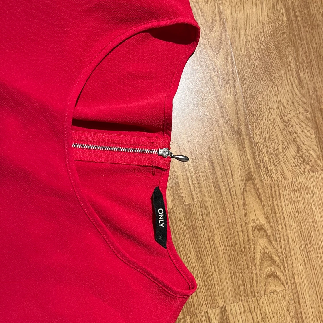 Röd blus från ONLY - 90