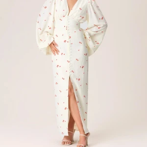 Adoore klänning  - Säljer min super fina adoore klänning! Använd en gång!  ❤️