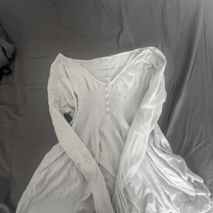 Odd Molly topp - En odd Molly topp, köpt här på Plick, använd fåtal gånger, strl 2 vet it riktigt va de är men yee