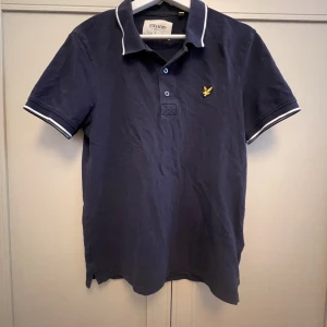 Piqe - Storlek S, den är i skick 9/10. Väldigt snygg.