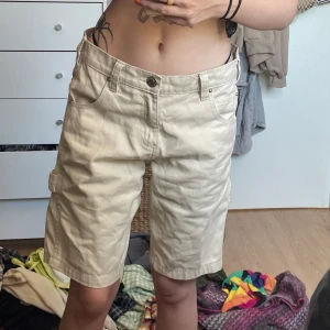 cargo shorts - super fina från ullared storlek XS :)