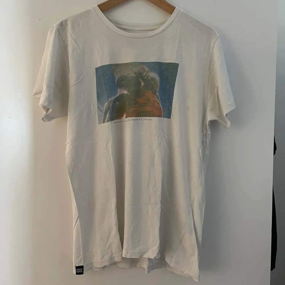 Coola tröjor som inte används, alla är storlek M och köps tillsammans i bundle. . T-paidat.
