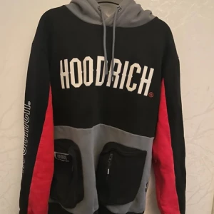 Hoodrich - Äkta Hoodrich hoodie, inga defekter, pris kan diskuteras. 