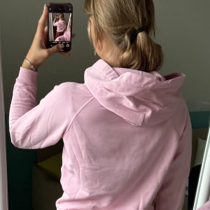 Polo tröja  - Den är gammal men har nästan bara legat i garderoben, nu är den för liten för mig