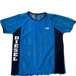 Diesel tröja - Säljer min diesel tröja för den va inte riktigt min stil. Den är i väldigt bra skick. Den är i storlek XL men sitter som en medium skulle jag säga  ❤️👍PRIS GÅR ATT DISKUTERAS👍❤️