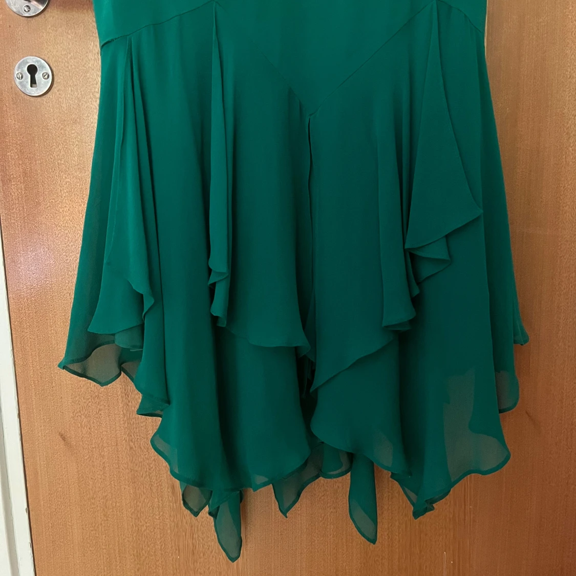 Karen Millen grön klänning i siden - 91