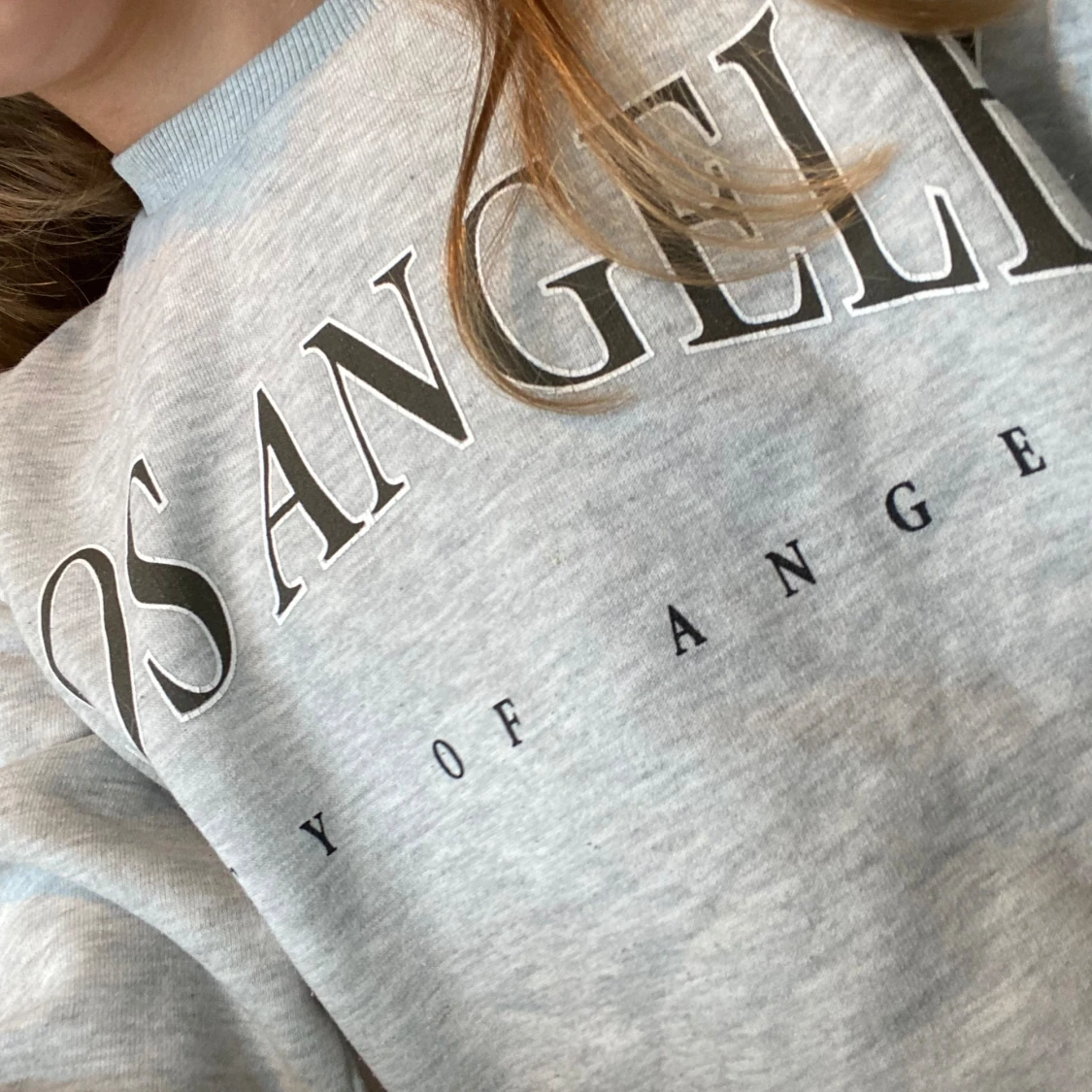 Grå sweatshirt 