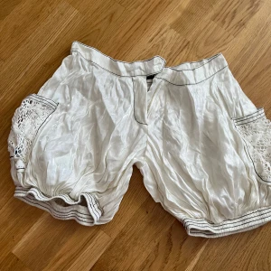 Coola shorts  - Coola puffiga shorts i ett sådant mjukt tyg