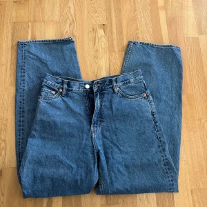 Weekday jeans - Rail, w 26, l 30 Har ingen bild med dem på då dem är för små
