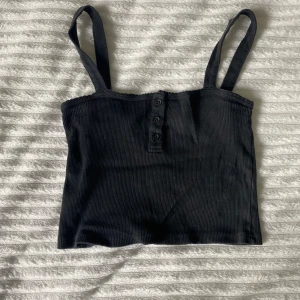 Linne - Ett sött svart linne från brandy melville | Knappt använd