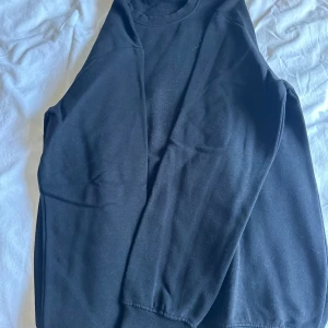 Sweatshirt  - Jättebra skick!!