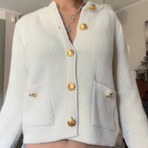 Cardigan - En cardigan från Zara i strl S men passar XS/XXS- S enligt mig!!💖💖