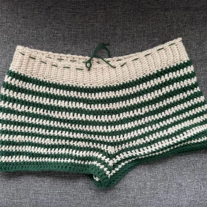 Virkade shorts - Intressekoll på att beställa dessa shorts i valfri färg och anpassad efter storlek❤️