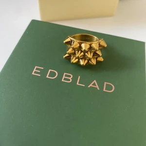 Edblad peak ring - Fin ring, nypris 399 kr.